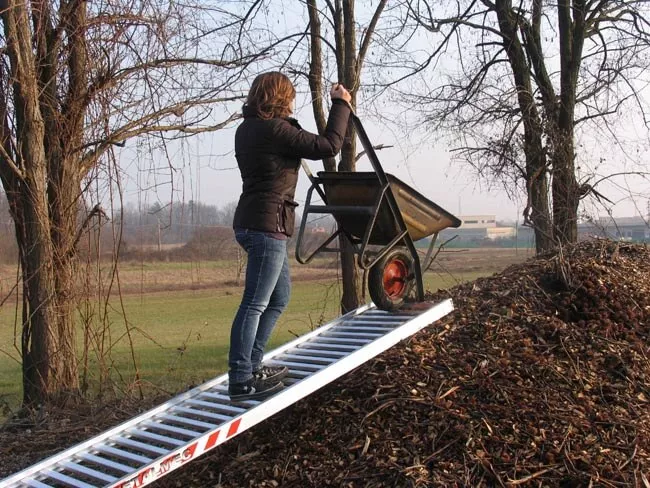 für Schubkarre / Mistrampe